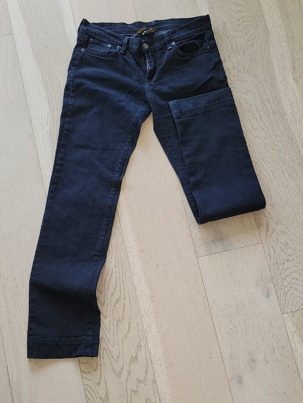 Lucky Brand Women's Straight Leg Jeans in Dark Blue. Size 28